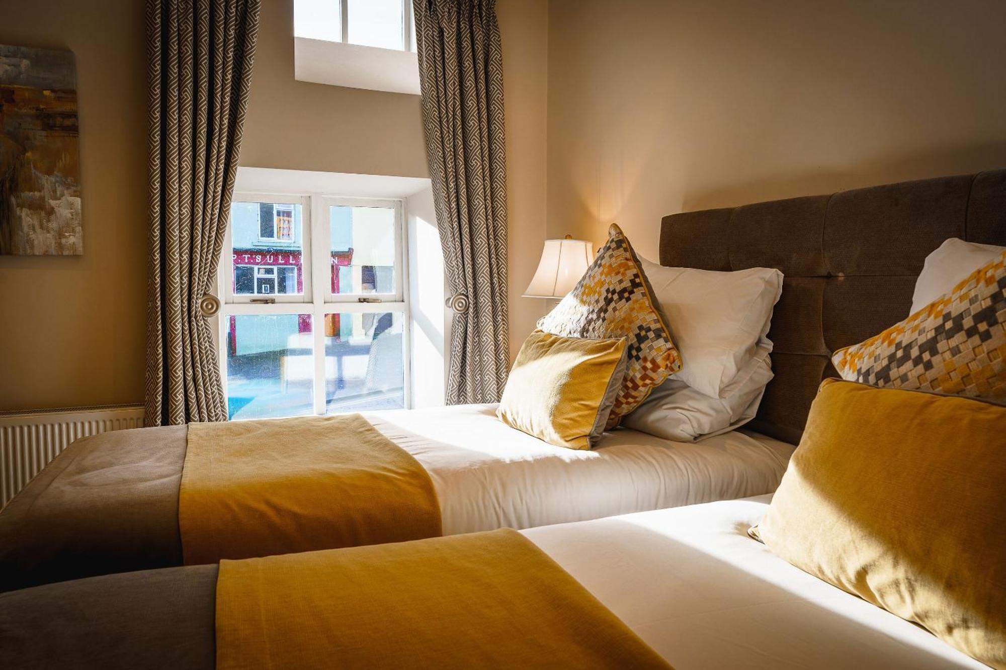 Kingston'S Townhouse Hotel Killorglin Room photo